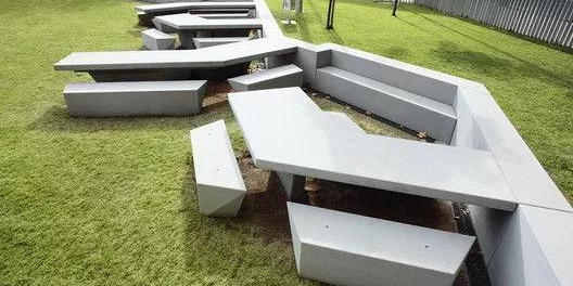 把公共座椅設(shè)計(jì)成這樣，你咋不上天？