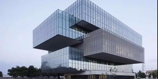 沒(méi)錯(cuò)，就是體塊層疊！