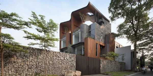 住在自然里，而不是旁邊，把后院搬上屋頂，這才是生活的進階美學(xué)！