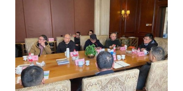 成都新農(nóng)村建設(shè)服務(wù)業(yè)發(fā)展論壇交流會成功舉辦！胡林副會長的專題分享與蔣美榮會長總結(jié)！