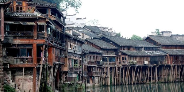 傳說中的干闌式，到底是個什么東東？