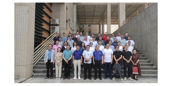 聯(lián)絡(luò)校友情誼，共話(huà)未來(lái)，共謀發(fā)展——重慶大學(xué)貴州校友訪(fǎng)問(wèn)貴陽(yáng)市建院交流座談會(huì)圓滿(mǎn)舉行