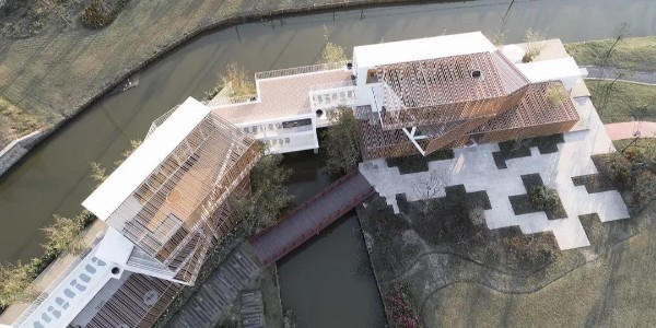 他設(shè)計(jì)的集裝箱改造房，虛實(shí)之間太好了。